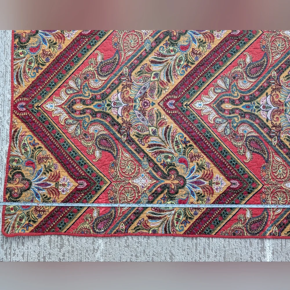 Paisley quilt bedspread twin size reversible with pillow sham by Baltic Linen Co